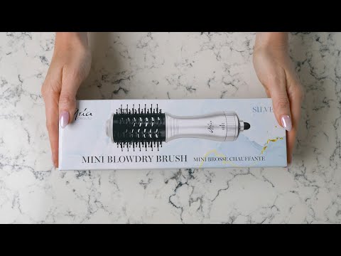 Silver Mini Blowdry Brush unboxing video