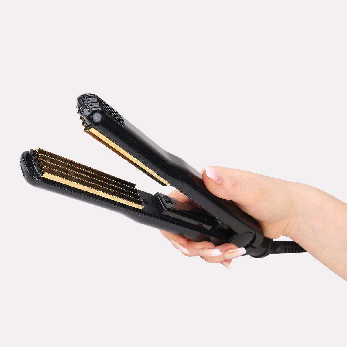 Aria Beauty 1" Titanium Texturing Crimper Main image